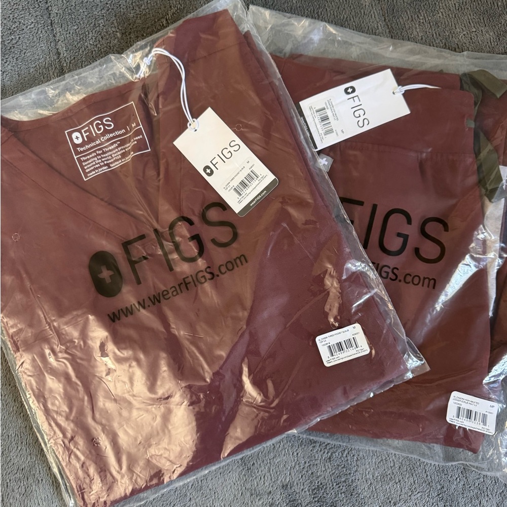 Figs Burgundy Three-Pocket Scrub Top
